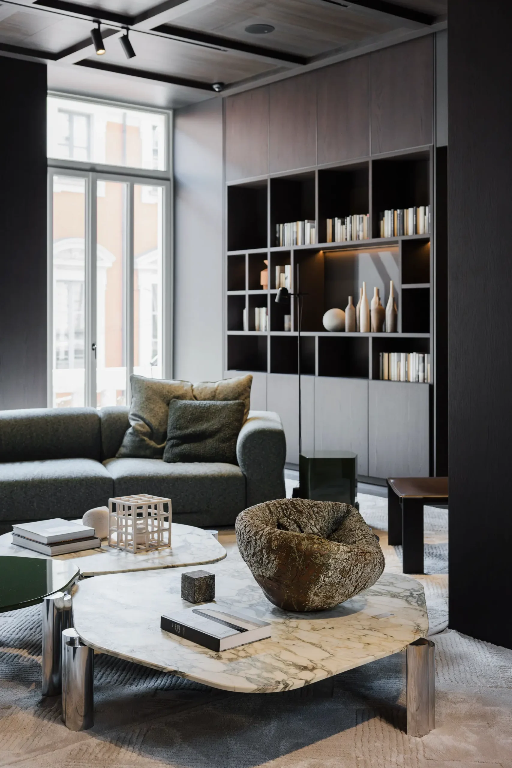 Refined Italian interiors and timeless contemporary design by Molteni&C.