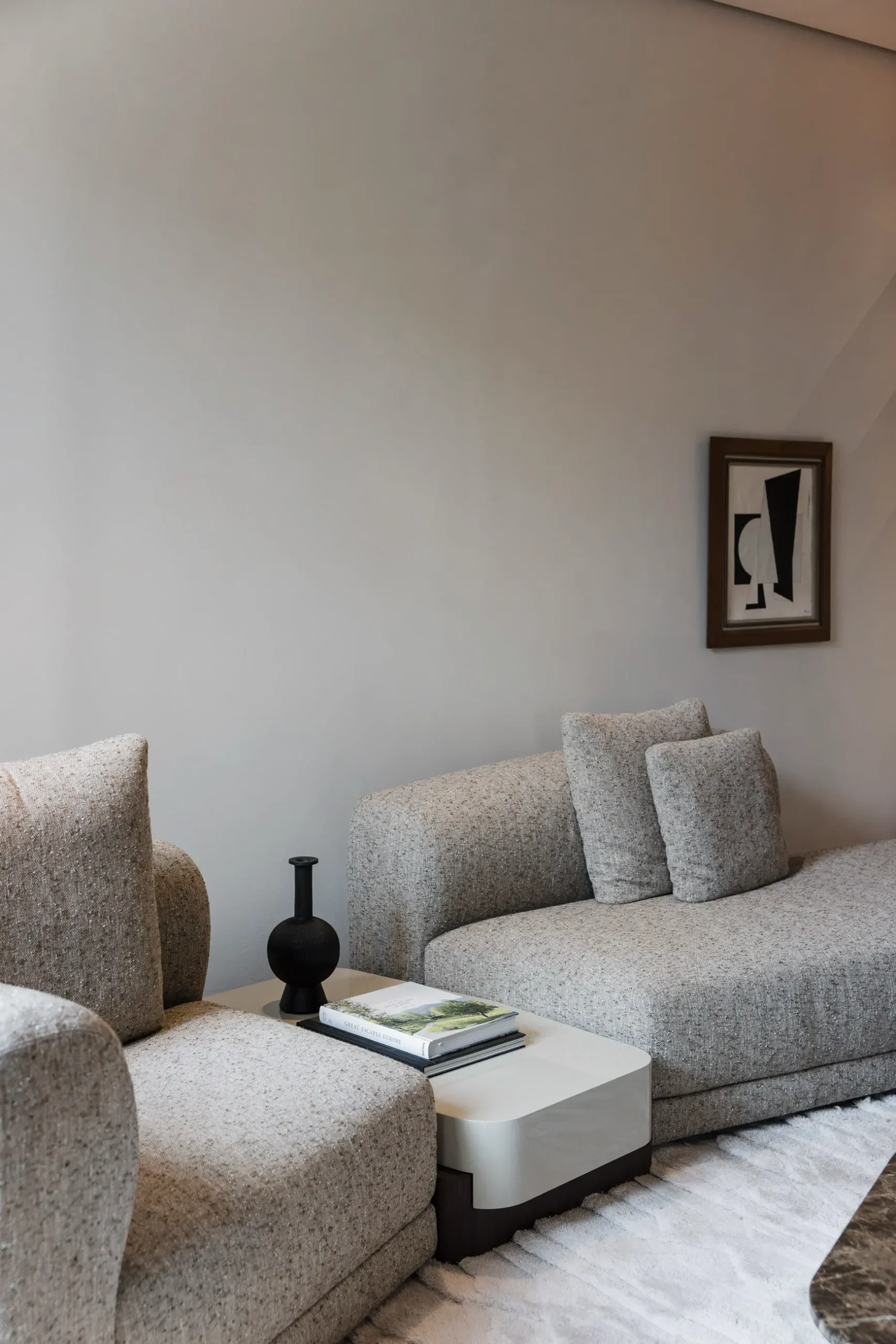 Refined Italian interiors and timeless contemporary design by Molteni&C.