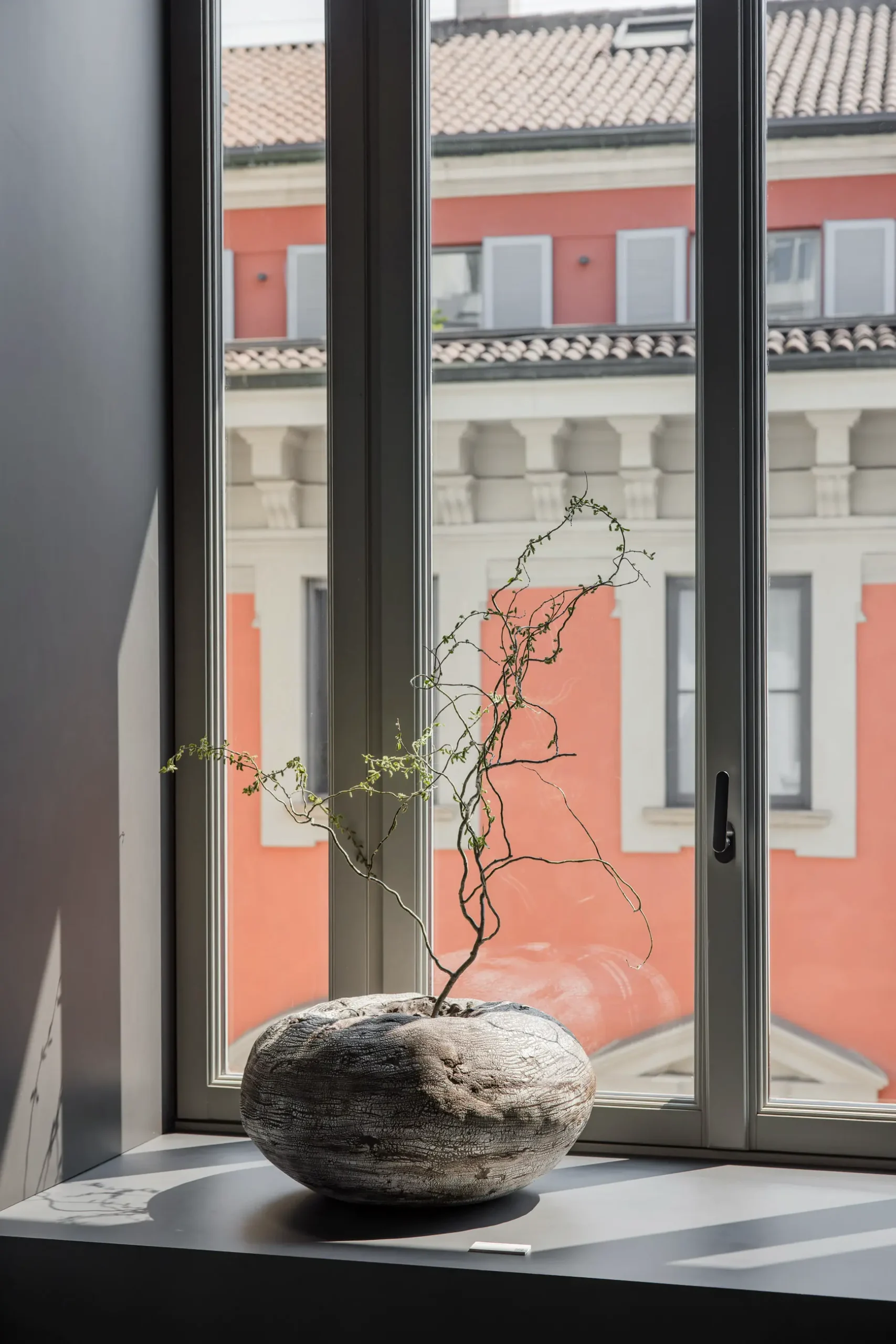 Refined Italian interiors and timeless contemporary design by Molteni&C.
