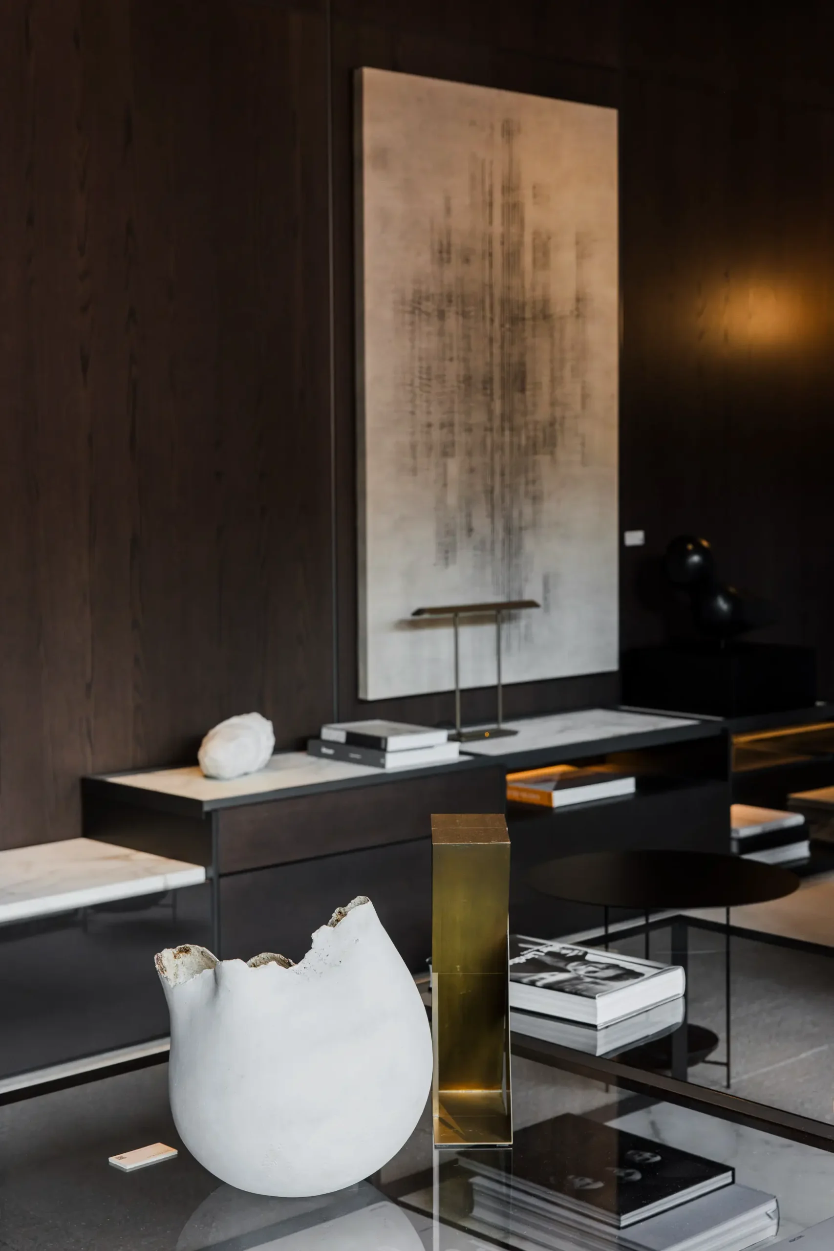 Refined Italian interiors and timeless contemporary design by Molteni&C.
