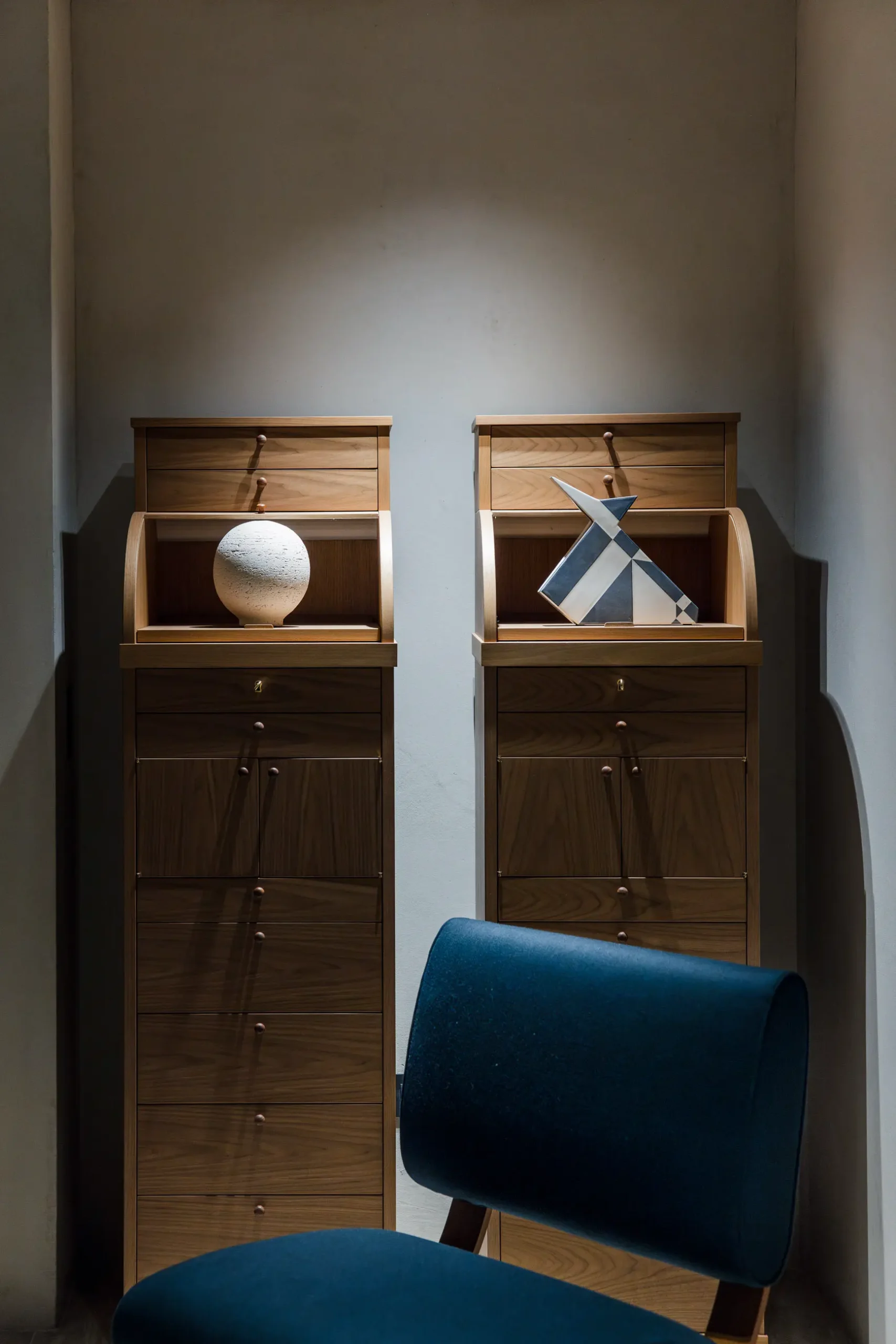Refined Italian interiors and timeless contemporary design by Molteni&C.